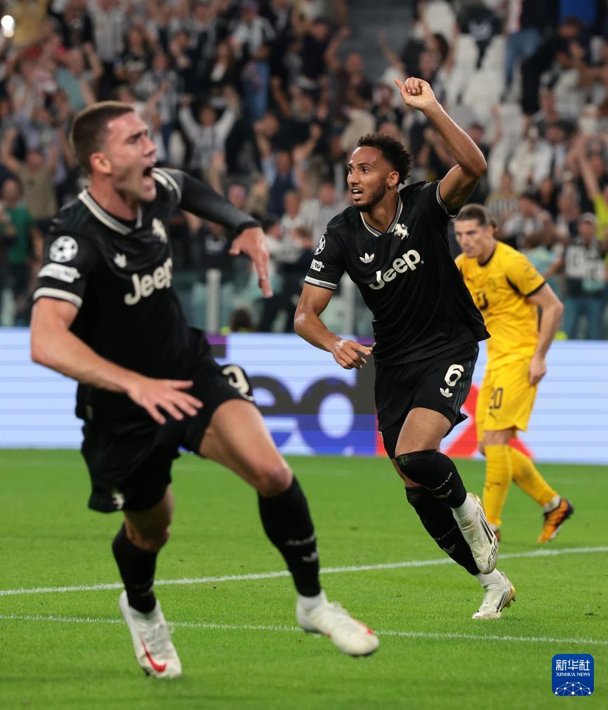 MHJEH, 与队友阿德, 战平德甲多