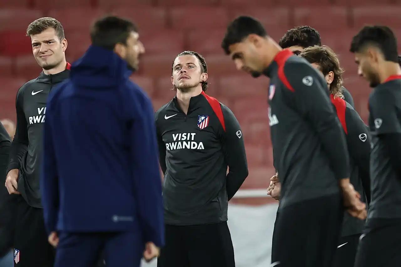 ue, 欧足联投诉, 热水